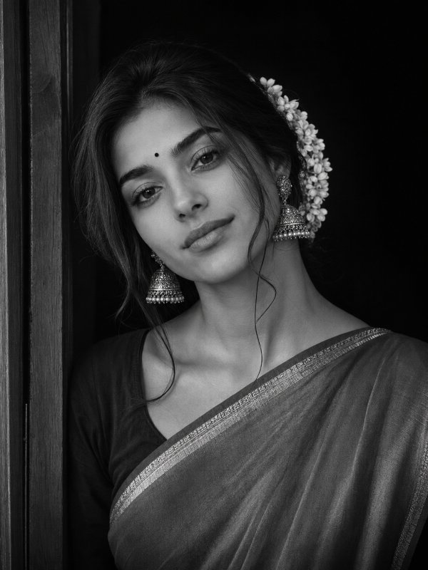 Timeless South Indian Monochrome Elegance — AI image prompt example